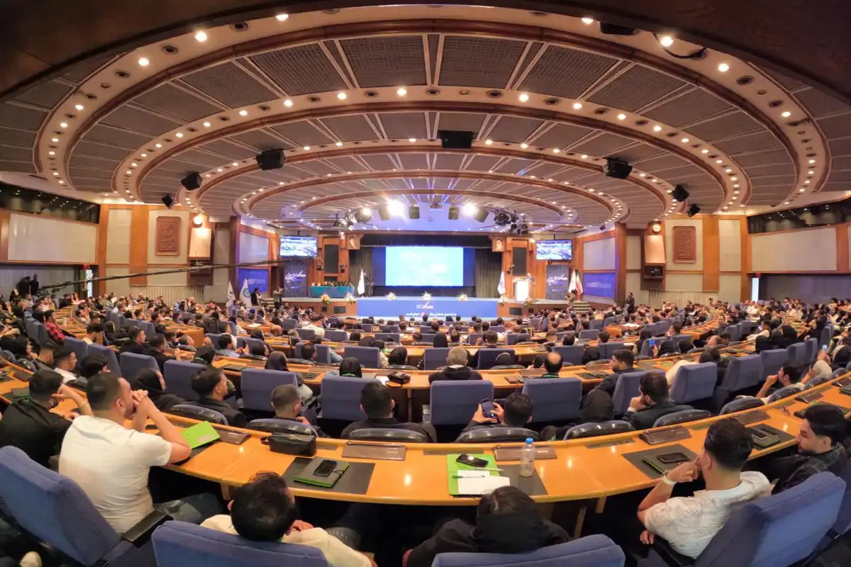 نخستین همایش بزرگ بیزویژن توسط شرکت بازاریابان ایرانیان زمین (بیز)